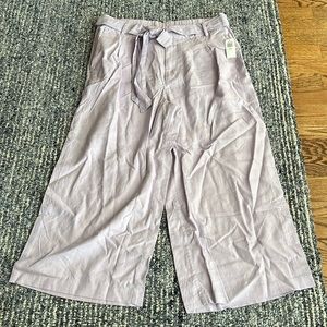 NWT Old Navy PETITE Linen Capri Pants
